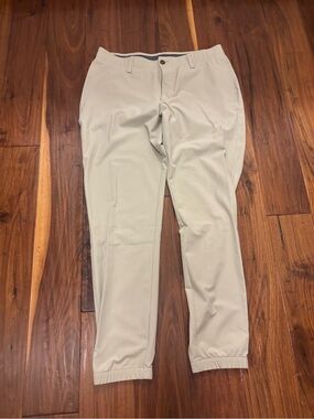 Under Armour Cuffed Athletic Khaki